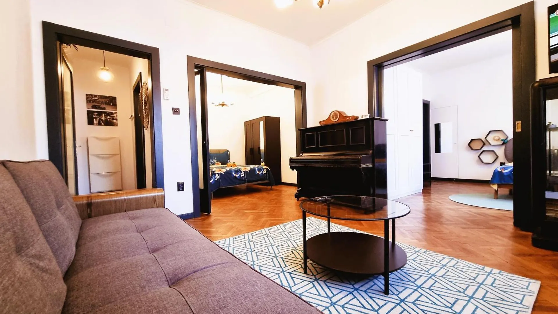 Central Old Town Exclusive - The Musician location